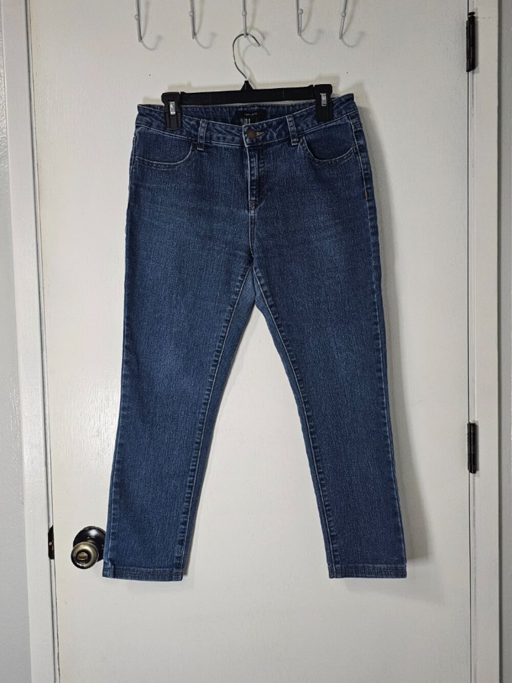 Forever 21 Women's Dark Denim Jeans Versatile Everyday Fit Classic Denim Size 28 - Picture 2 of 7